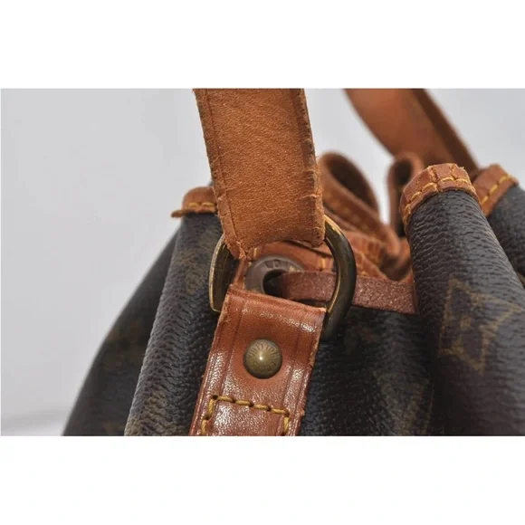 Authentic Louis Vuitton
Monogram Petit Noe M42226
Shoulder Drawstring Bag - Picture 5 of 14